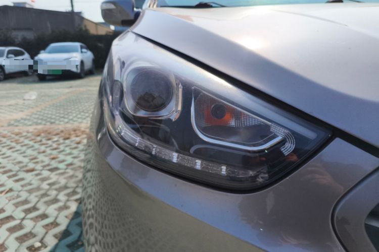 Used Hyundai ix35 2013 2.0L Automatic 2WD Comfort GL China IV Standard Right Front Headlight