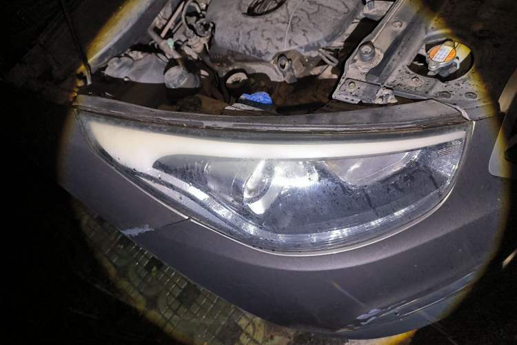 Used Hyundai ix35 2013 2.0L Automatic 4x4 Intelligent GLS China IV Standard Right Front Headlight