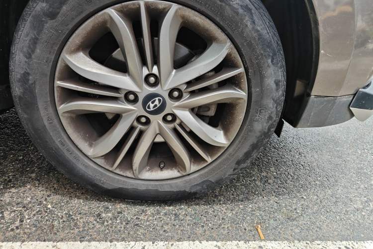 Used Hyundai ix35 2013 2.0L Automatic Two-Wheel Drive Smart GLS China IV Standard Right Front Wheel Hub