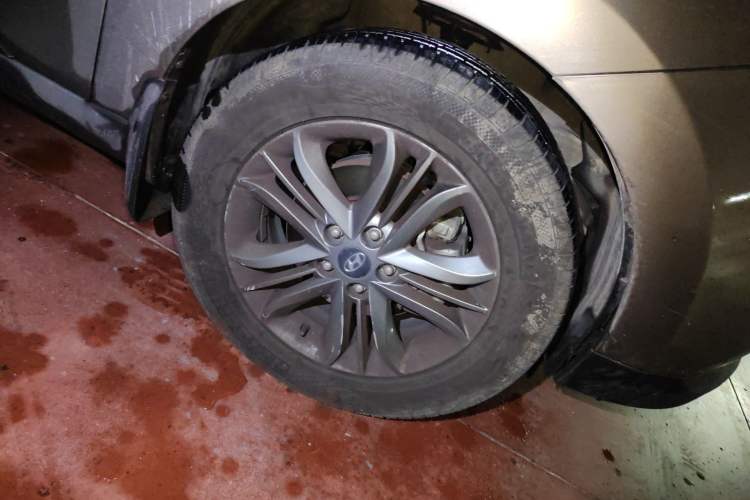 Used Hyundai ix35 2013 2.0L Automatic Two-Wheel Drive Smart GLS China IV Standard Right Front Wheel Hub