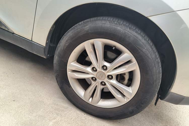 Used Hyundai ix35 2013 2.0L Automatic Two-Wheel Drive Smart GLS China IV Standard Right Front Wheel Hub