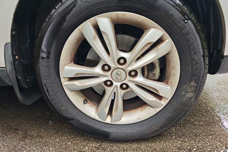 Used Hyundai ix35 2013 2.0L Automatic Two-Wheel Drive Smart GLS China IV Standard Right Front Wheel Hub