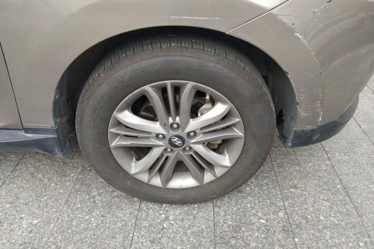 Used Hyundai ix35 2013 2.0L Automatic Two-Wheel Drive Smart GLS China IV Standard Right Front Wheel Hub