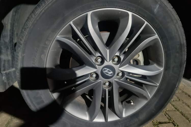 Used Hyundai ix35 2013 2.0L Automatic Two-Wheel Drive Smart GLS China IV Standard Right Front Wheel Hub
