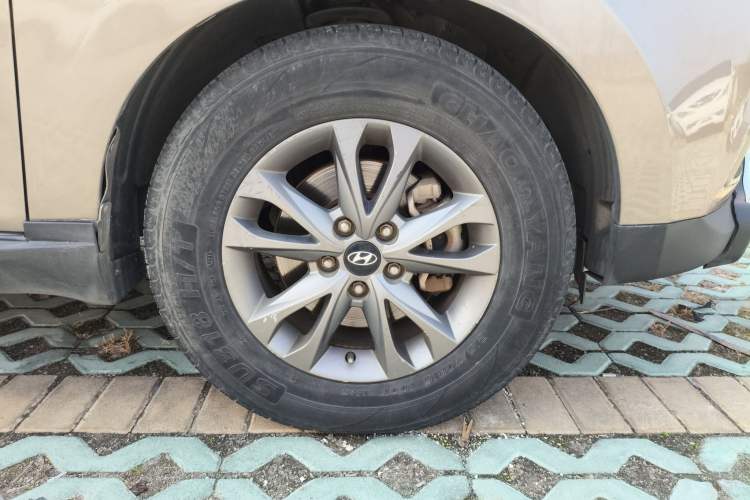 Used Hyundai ix35 2013 2.0L Automatic 2WD Comfort GL China IV Standard Right Front Wheel Hub