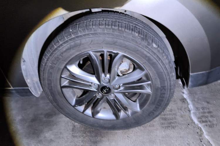Used Hyundai ix35 2013 2.0L Automatic Two-Wheel Drive Smart GLS China IV Standard Right Front Wheel Hub