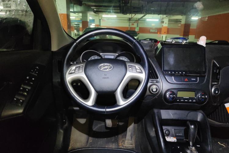 Used Hyundai ix35 2013 2.0L Automatic Two-Wheel Drive Smart GLS China IV Standard Steering Wheel