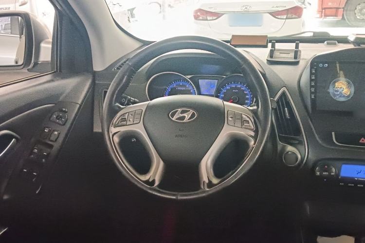 Used Hyundai ix35 2013 2.0L Automatic Two-Wheel Drive Smart GLS China IV Standard Steering Wheel