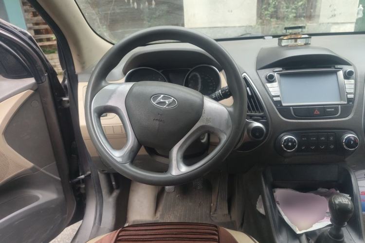 Used Hyundai ix35 2013 2.0L Manual Two-Wheel Drive Comfort GL China V Standard Steering Wheel