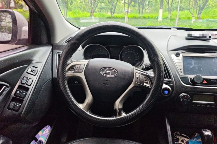 Used Hyundai ix35 2013 2.0L Automatic Two-Wheel Drive Smart GLS China IV Standard Steering Wheel