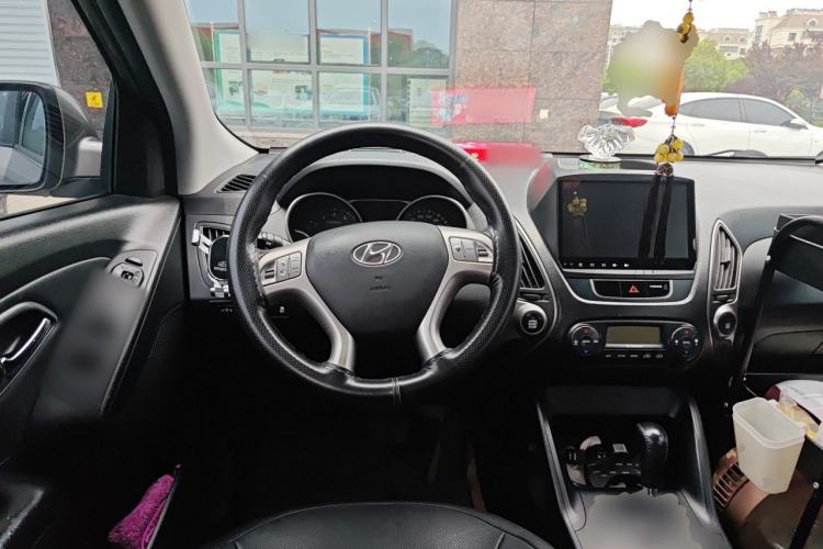Used Hyundai ix35 2013 2.0L Automatic Two-Wheel Drive Smart GLS China IV Standard Steering Wheel