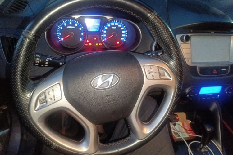 Used Hyundai ix35 2013 2.0L Automatic Two-Wheel Drive Smart GLS China IV Standard Steering Wheel