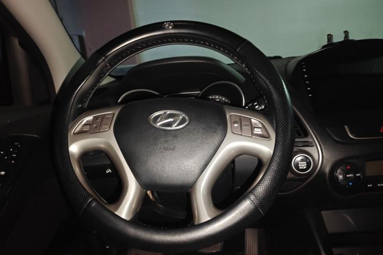 Used Hyundai ix35 2013 2.0L Automatic Two-Wheel Drive Smart GLS China IV Standard Steering Wheel