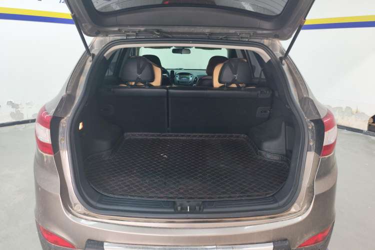 Used Hyundai ix35 2013 2.0L Automatic Two-Wheel Drive Smart GLS China IV Standard Trunk