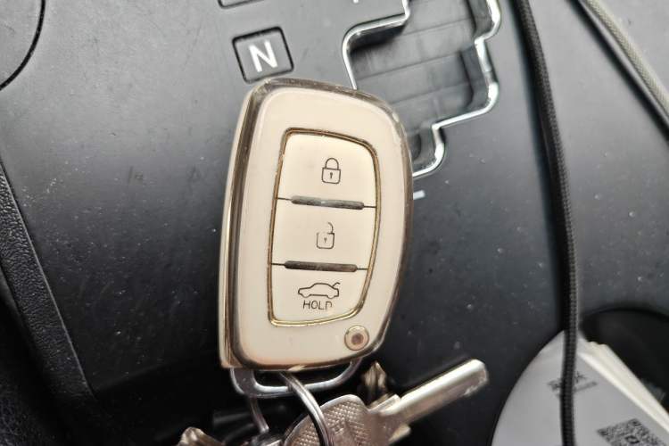 Used Hyundai ix35 2013 2.0L Automatic Two-Wheel Drive Smart GLS China IV Standard Vehicle Key
