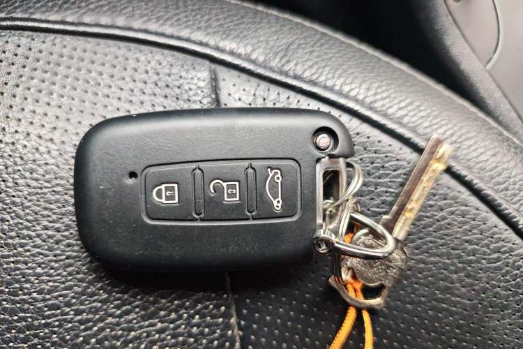 Used Hyundai ix35 2013 2.0L Automatic Two-Wheel Drive Smart GLS China IV Standard Vehicle Key