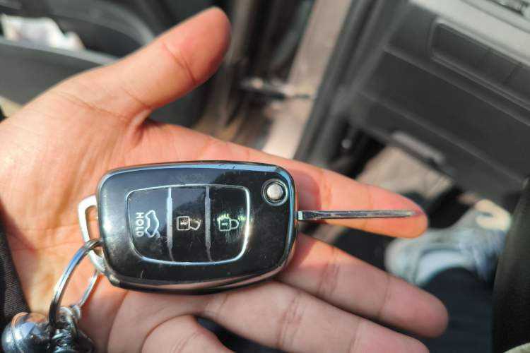 Used Hyundai ix35 2013 2.0L Automatic 2WD Comfort GL China IV Standard Vehicle Key