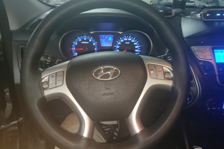 Used Hyundai ix35 2013 2.0L Automatic Two-Wheel Drive Smart GLS China V Standard Steering Wheel