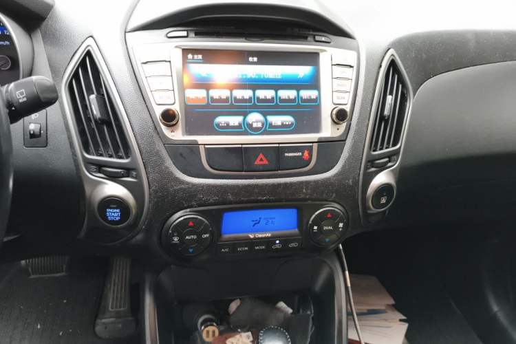 Used Hyundai ix35 2013 2.0L Automatic Two-Wheel Drive Smart GLS China IV Standard Audio And AC Panel