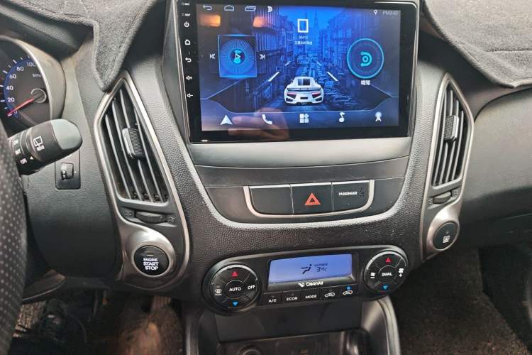 Used Hyundai ix35 2013 2.0L Automatic Two-Wheel Drive Smart GLS China V Standard Audio And AC Panel