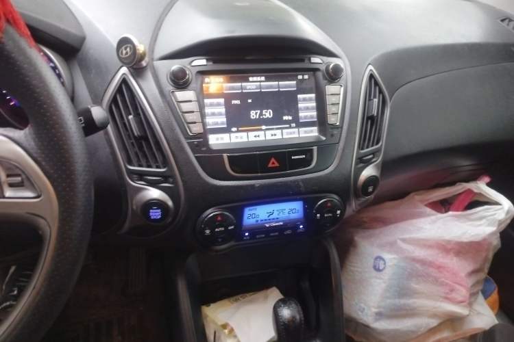 Used Hyundai ix35 2013 2.0L Automatic Two-Wheel Drive Smart GLS China IV Standard Audio And AC Panel