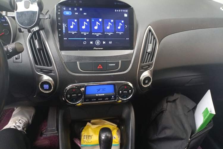 Used Hyundai ix35 2013 2.0L Automatic Two-Wheel Drive Smart GLS China IV Standard Audio And AC Panel