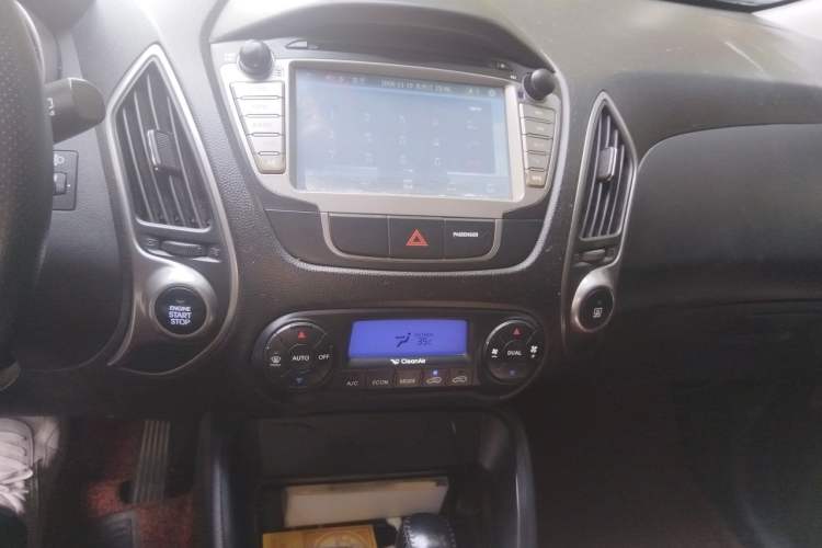 Used Hyundai ix35 2013 2.0L Automatic Two-Wheel Drive Smart GLS China IV Standard Audio And AC Panel