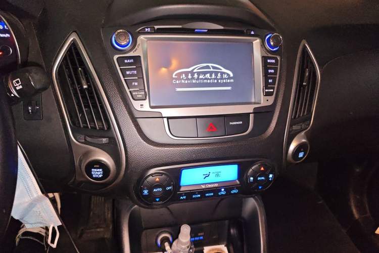 Used Hyundai ix35 2013 2.0L Automatic Two-Wheel Drive Smart GLS China IV Standard Audio And AC Panel