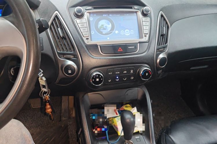 Used Hyundai ix35 2013 2.0L Automatic Two-Wheel Drive Comfort GL China V Standard Audio And AC Panel