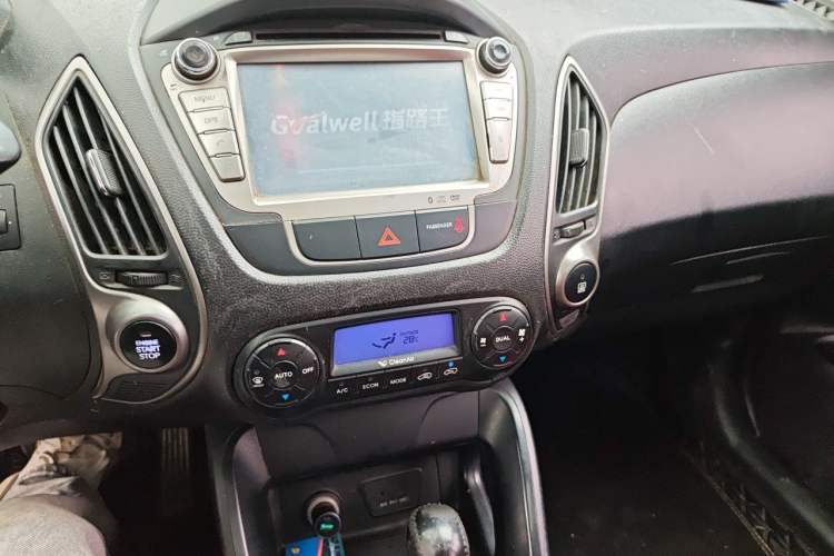 Used Hyundai ix35 2013 2.0L Automatic Two-Wheel Drive Smart GLS China IV Standard Audio And AC Panel