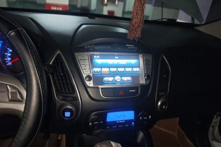 Used Hyundai ix35 2013 2.0L Automatic Two-Wheel Drive Smart GLS China IV Standard Audio And AC Panel