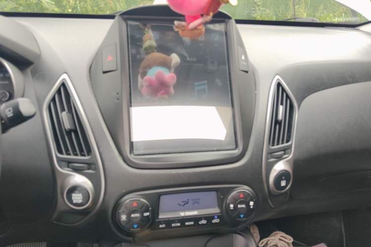 Used Hyundai ix35 2013 2.0L Automatic Two-Wheel Drive Smart GLS China IV Standard Audio And AC Panel