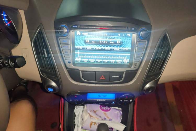 Used Hyundai ix35 2013 2.0L Automatic Two-Wheel Drive Smart GLS China IV Standard Audio And AC Panel