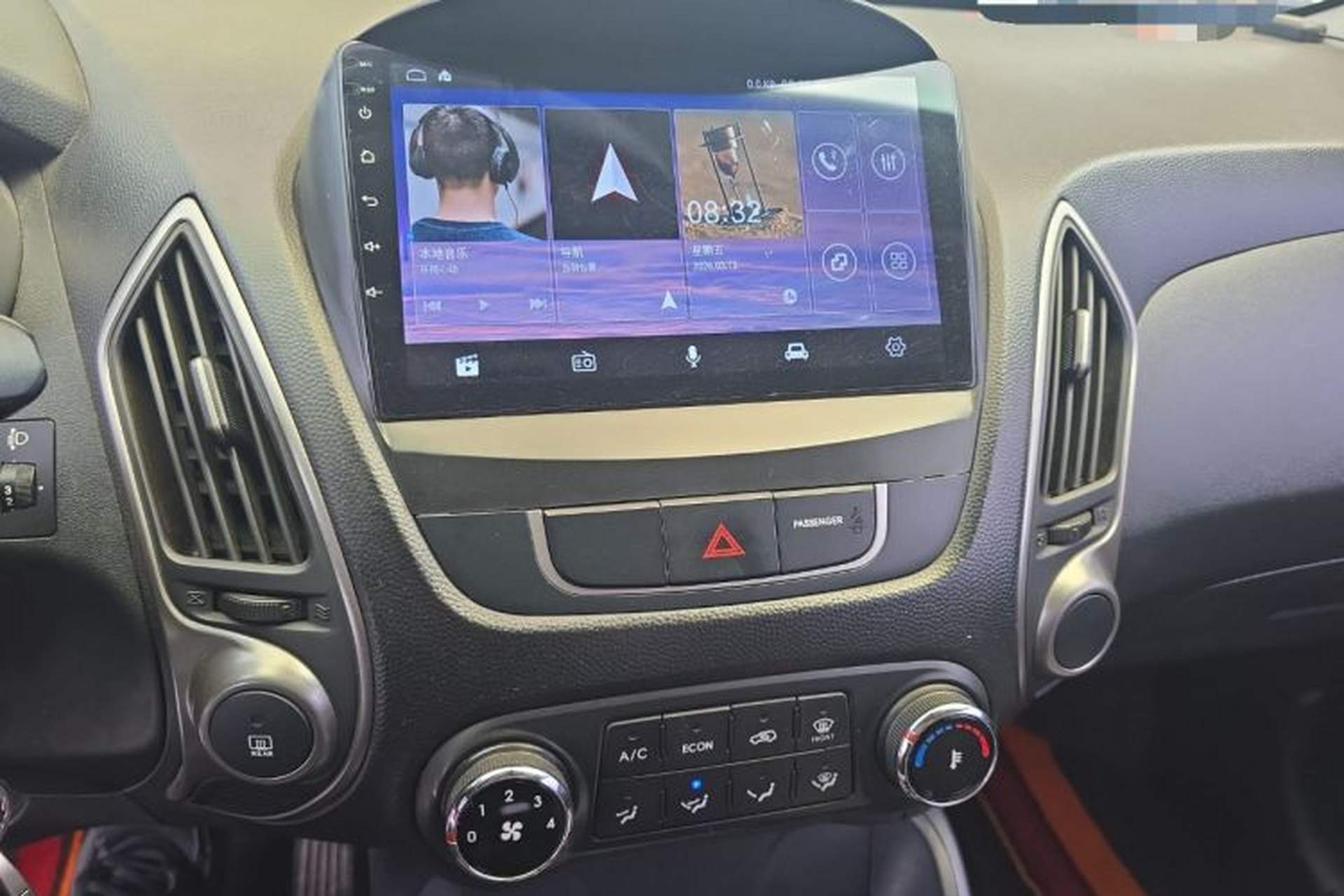 Used Hyundai ix35 2013 2.0L Automatic 2WD Comfort GL China IV Standard Audio And AC Panel