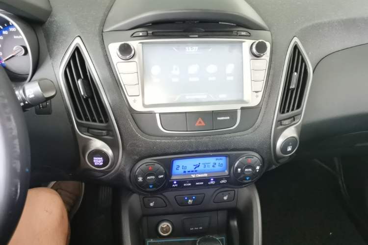 Used Hyundai ix35 2013 2.0L Automatic Two-Wheel Drive Smart GLS China IV Standard Audio And AC Panel