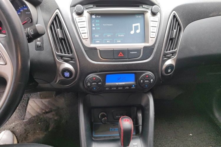 Used Hyundai ix35 2013 2.0L Automatic Two-Wheel Drive Smart GLS China IV Standard Audio And AC Panel