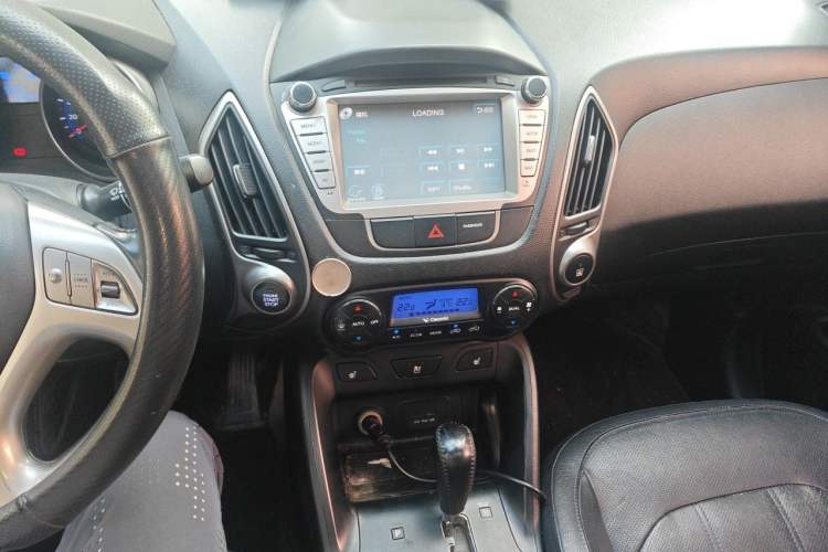 Used Hyundai ix35 2013 2.0L Automatic Two-Wheel Drive Smart GLS China IV Standard Audio And AC Panel