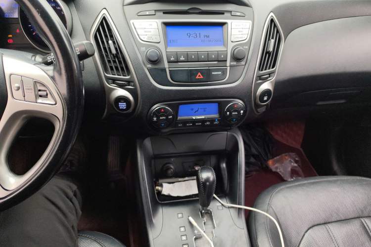 Used Hyundai ix35 2013 2.0L Automatic Two-Wheel Drive Smart GLS China IV Standard Audio And AC Panel