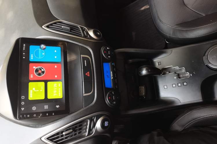 Used Hyundai ix35 2013 2.0L Automatic Two-Wheel Drive Smart GLS China IV Standard Audio And AC Panel