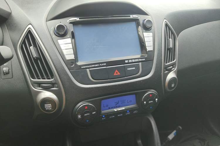 Used Hyundai ix35 2013 2.0L Automatic Two-Wheel Drive Smart GLS China IV Standard Audio And AC Panel