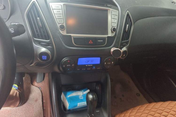 Used Hyundai ix35 2013 2.0L Automatic Two-Wheel Drive Smart GLS China IV Standard Audio And AC Panel