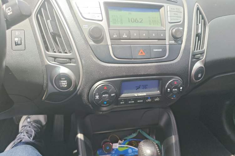 Used Hyundai ix35 2013 2.0L Automatic Two-Wheel Drive Smart GLS China IV Standard Audio And AC Panel