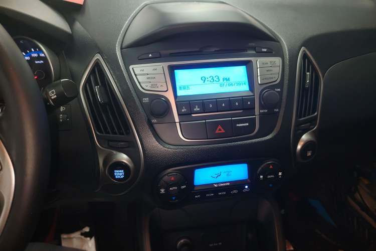 Used Hyundai ix35 2013 2.0L Automatic Two-Wheel Drive Smart GLS China IV Standard Audio And AC Panel