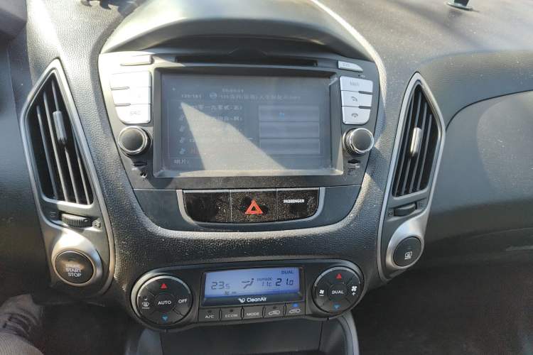 Used Hyundai ix35 2013 2.0L Automatic Two-Wheel Drive Smart GLS China IV Standard Audio And AC Panel