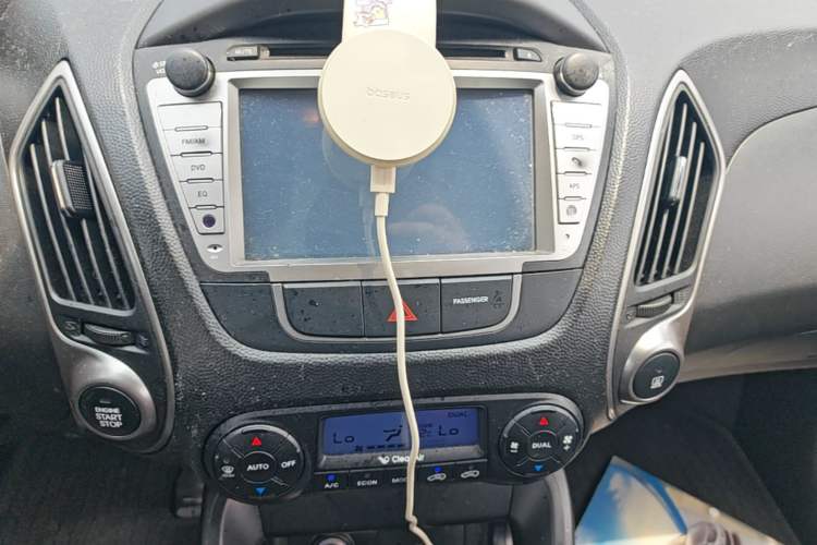 Used Hyundai ix35 2013 2.0L Automatic Two-Wheel Drive Smart GLS China V Standard Audio And AC Panel