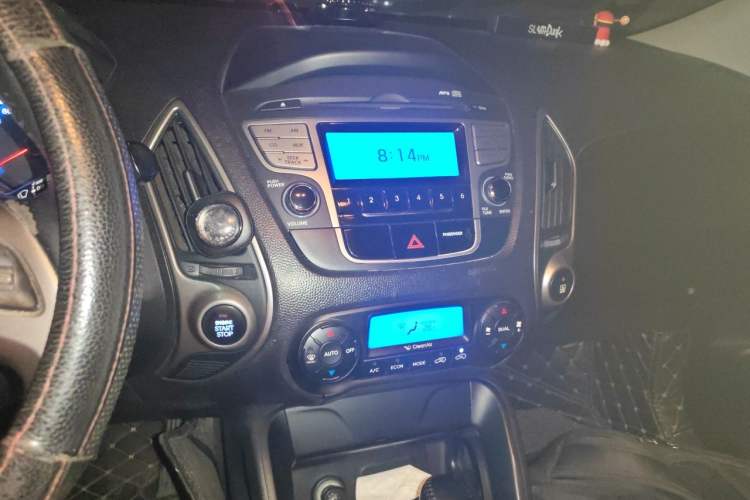 Used Hyundai ix35 2013 2.0L Automatic Two-Wheel Drive Smart GLS China IV Standard Audio And AC Panel