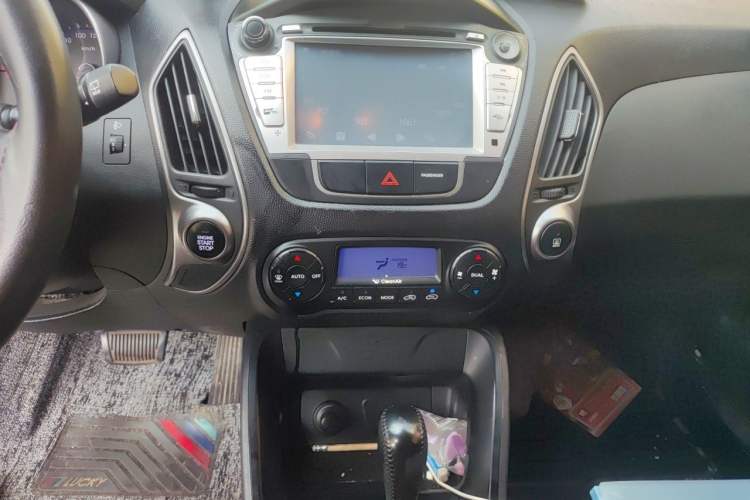 Used Hyundai ix35 2013 2.0L Automatic Two-Wheel Drive Smart GLS China IV Standard Audio And AC Panel