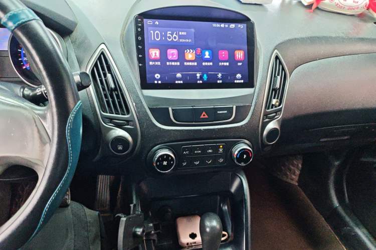 Used Hyundai ix35 2013 2.0L Automatic 2WD Comfort GL China IV Standard Audio And AC Panel