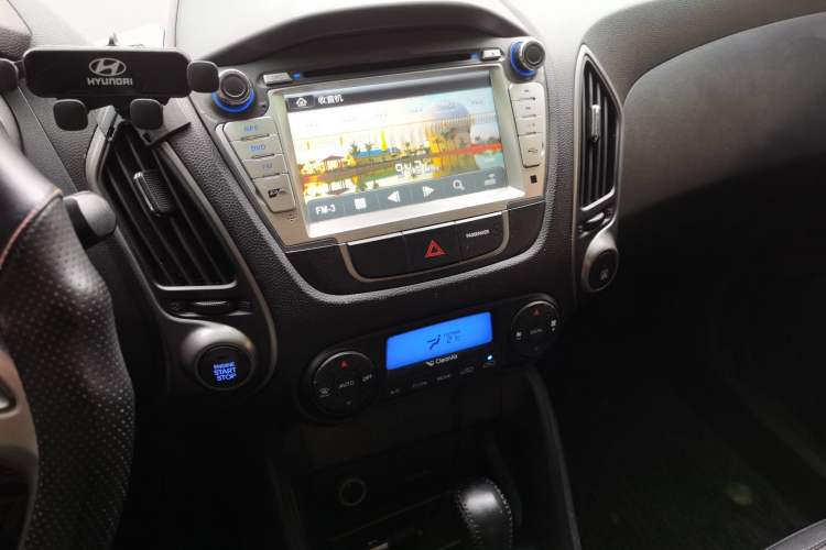 Used Hyundai ix35 2013 2.0L Automatic Two-Wheel Drive Smart GLS China IV Standard Audio And AC Panel