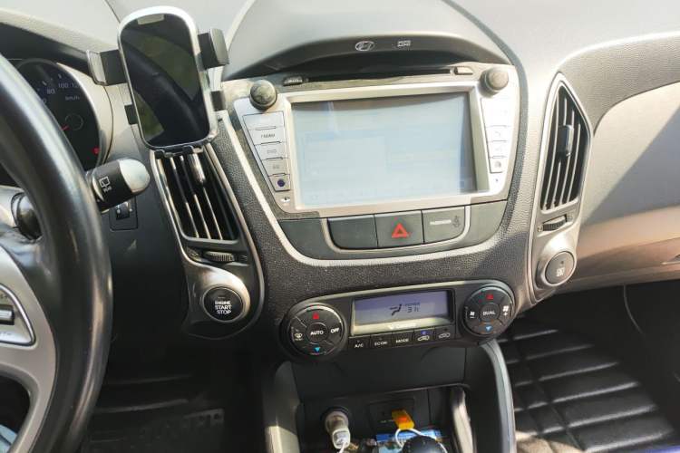 Used Hyundai ix35 2013 2.0L Automatic Two-Wheel Drive Smart GLS China IV Standard Audio And AC Panel